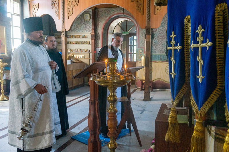 В Орловском Свято-Успенском монастыре помолились о жертвах трагедии в Беслане