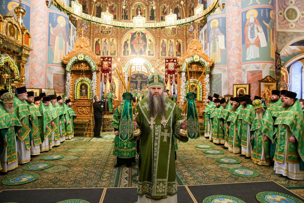 В Свято-Троицком Серафимо-Дивеевском монастыре молитвенно отметили день памяти преподобного Серафима Саровского