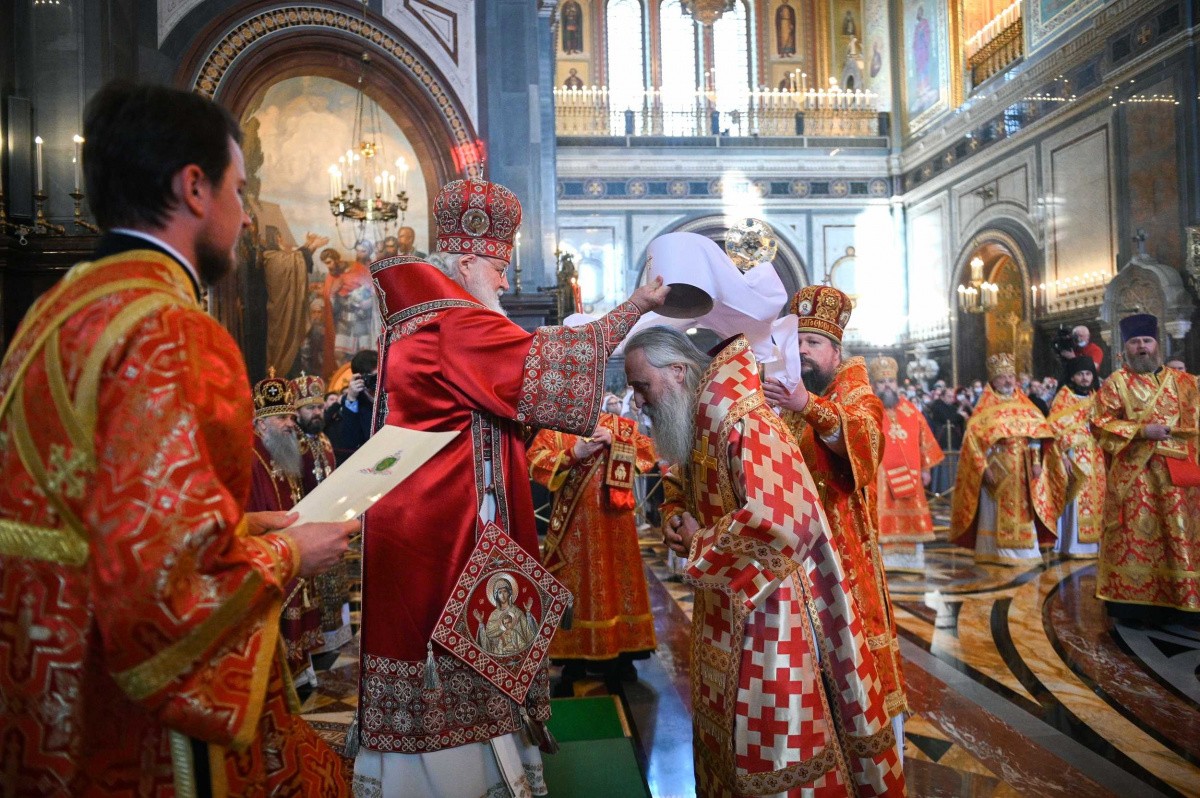 Святейший Патриарх Кирилл возвел в сан митрополита архиепископа Каширского Феогноста
