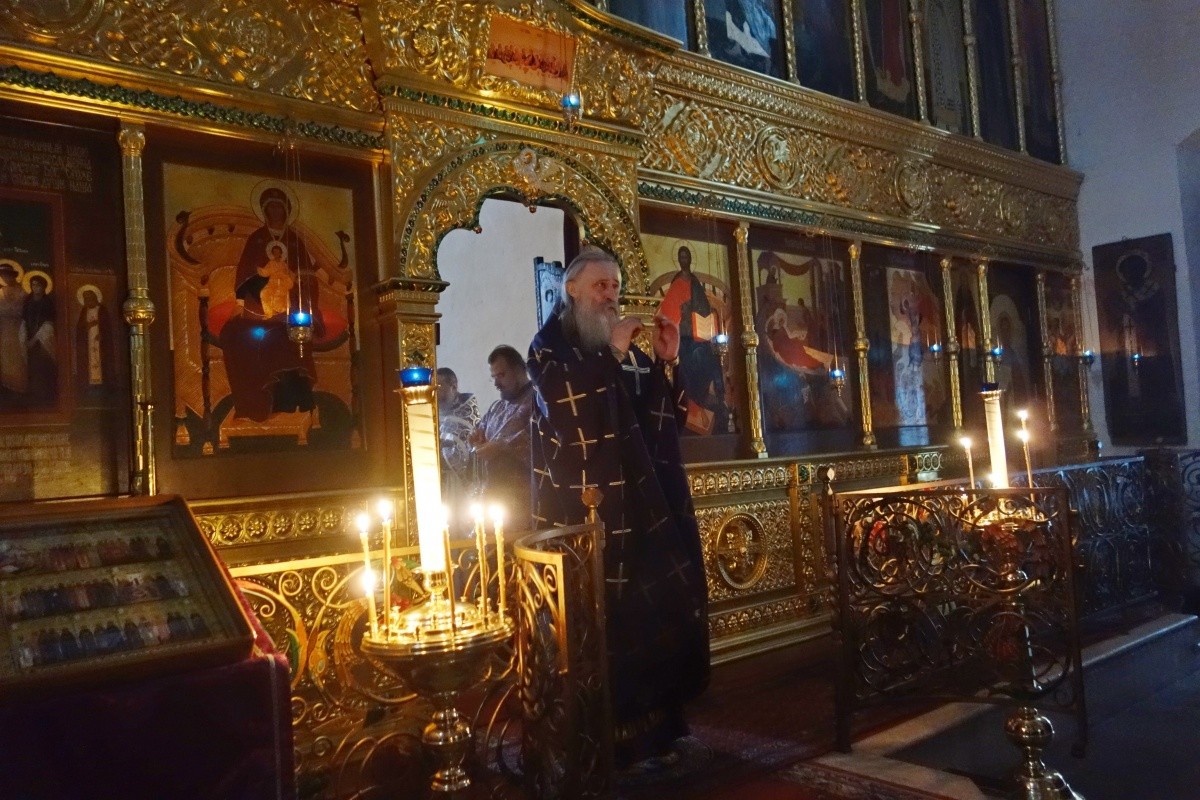 Архиепископ Феогност совершил Литургию Преждеосвященных Даров в Богородице-Рождественском монастыре