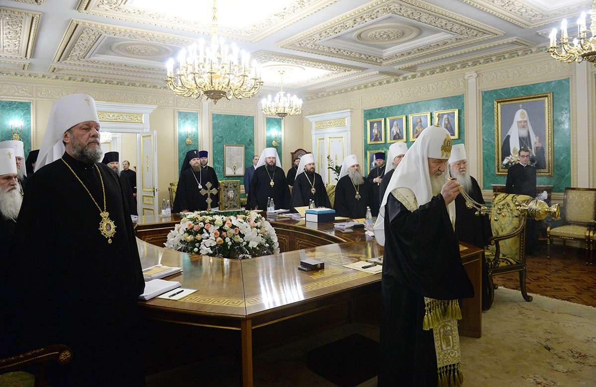 На очередном заседании Священного Синода Русской Православной Церкви принят ряд постановлений по вопросам организации жизни монастырей и монашества