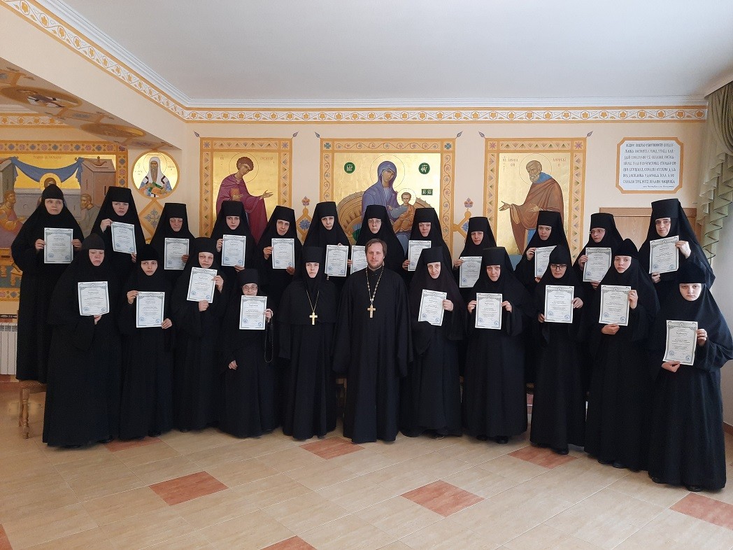 В Пятигорской епархии состоялся первый выпуск богословских курсов для монашествующих