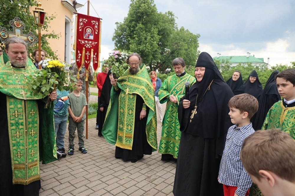 В день Святой Троицы в Аносином монастыре отметили престольный праздник Троицкого собора обители
