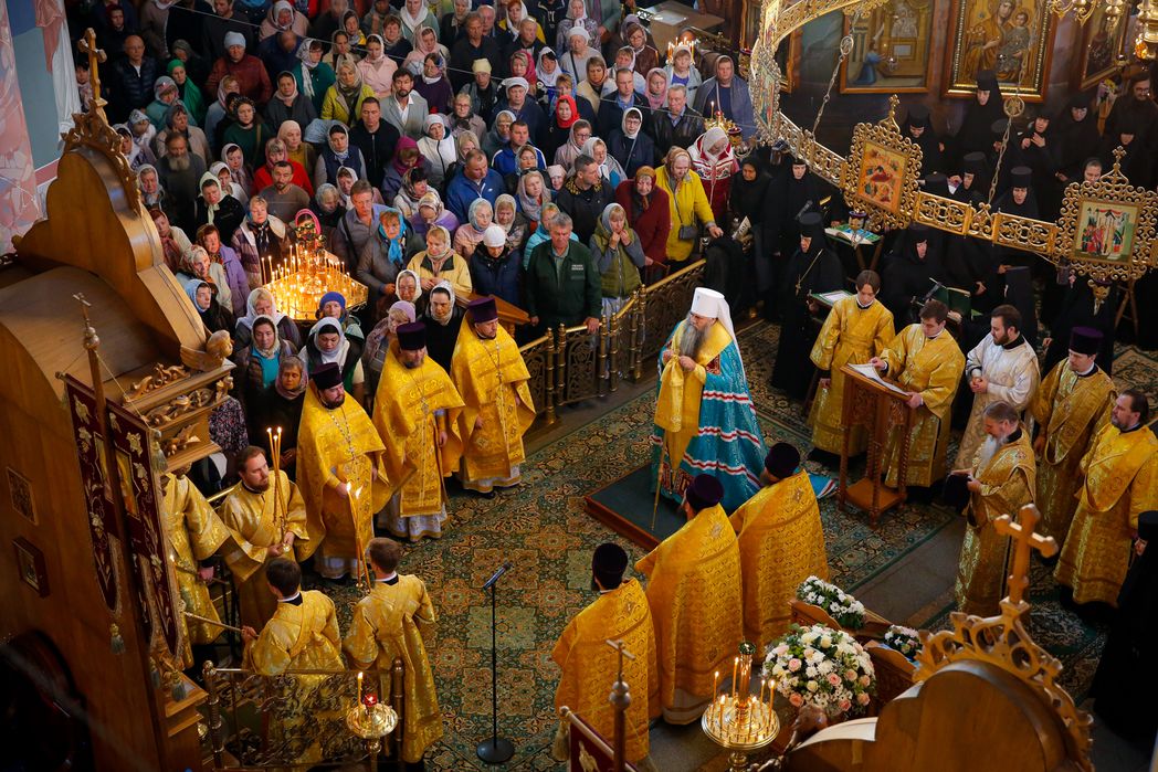 Митрополит Нижегородский Георгий совершил Литургию в Серафимо-Дивеевском монастыре