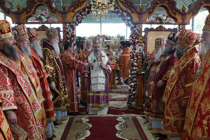 Блаженнейший митрополит Онуфрий возглавил престольный праздник в Свято-Аннинском монастыре на Буковине