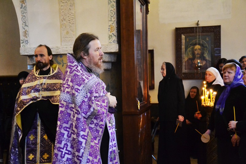 Епископ Пантелеимон совершил Литургию в Марфо-Мариинской обители