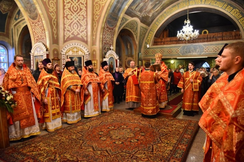 В Димитриевском монастыре Оренбурга молитвенно отметили престольный праздник 