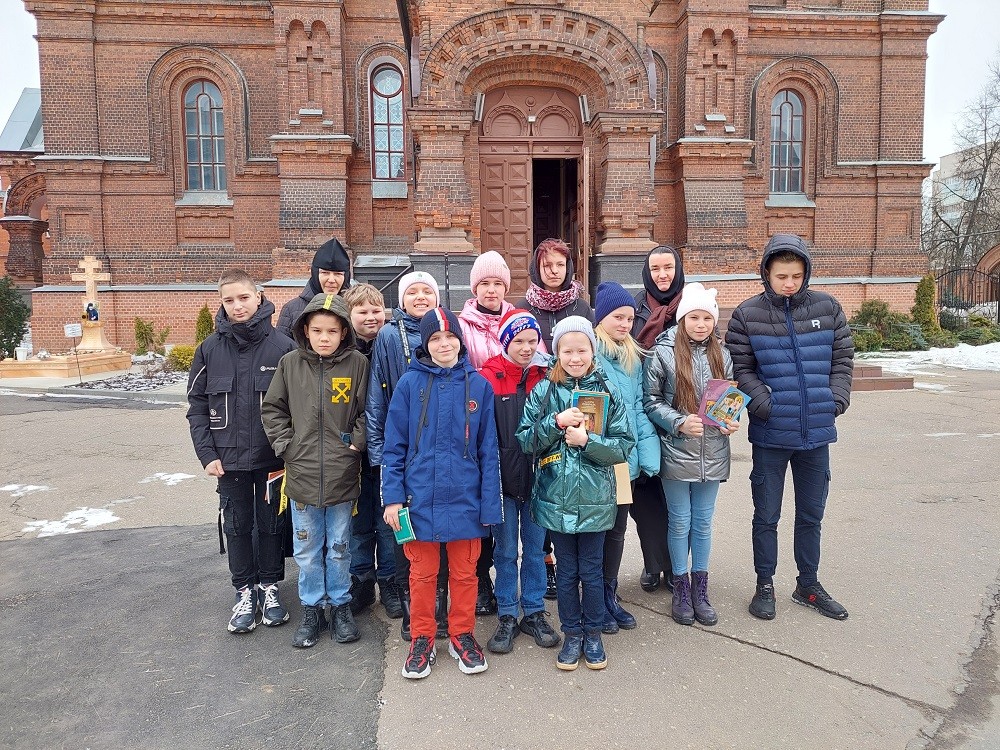 Воспитанники детского дома «Радуга» из Иваново посетили Введенский монастырь