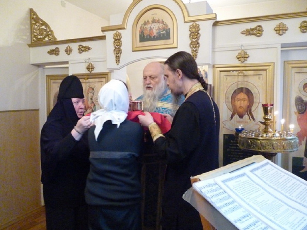 В праздник Казанской иконы Божией Матери, клирики Введенского монастыря посетили исправительную колонию