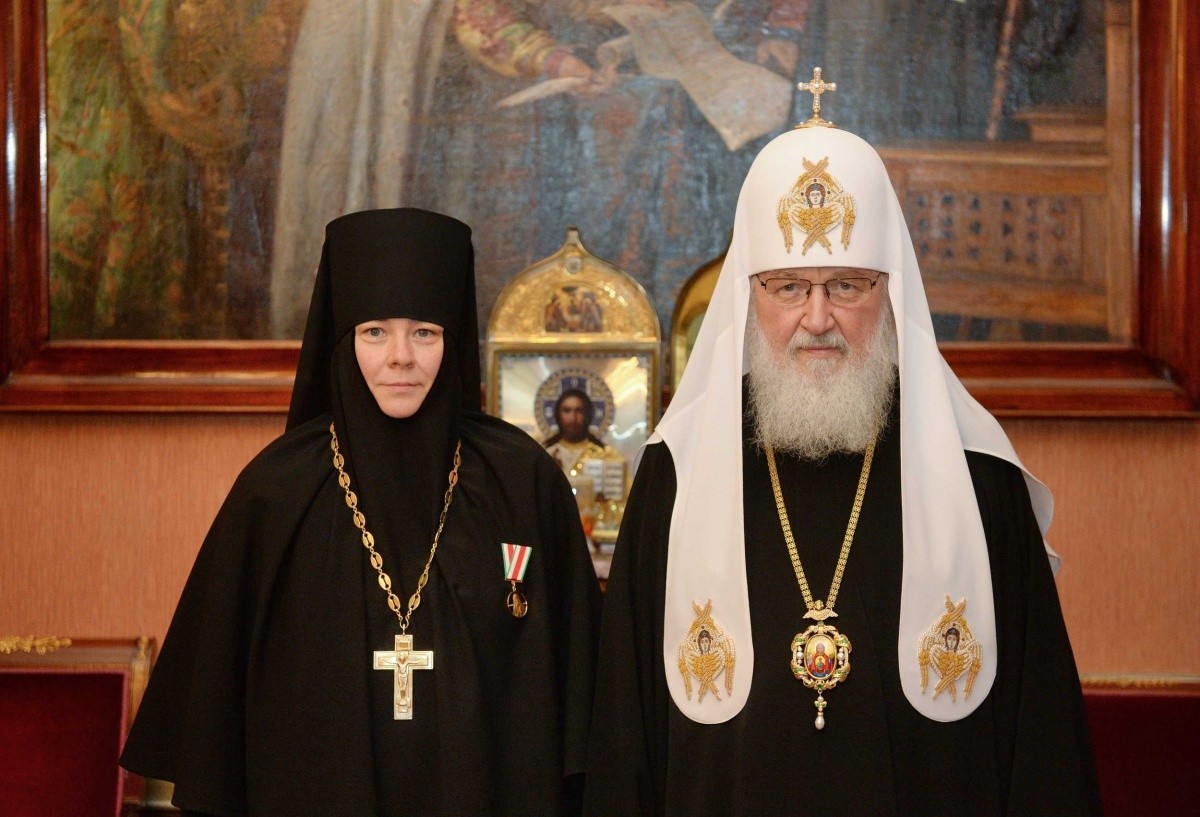 Патриарх Кирилл принял в рабочей резиденции настоятельницу Успенского Пюхтицкого монастыря
