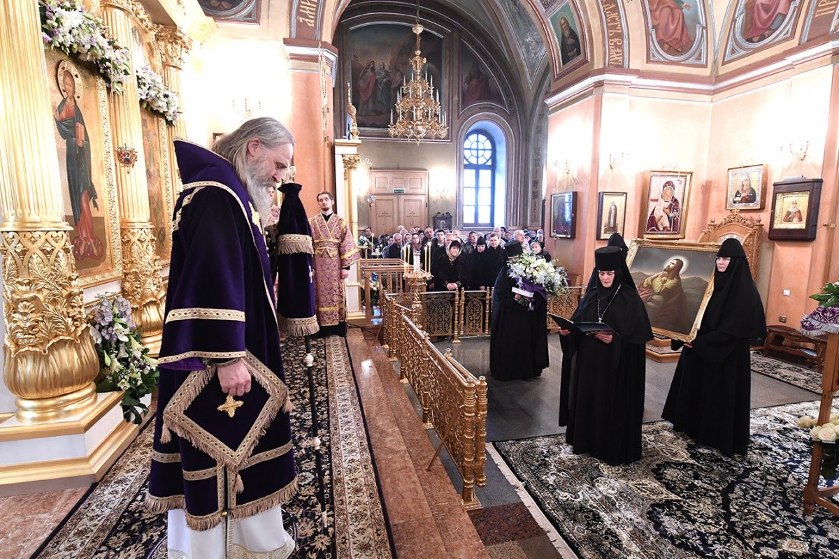 Архиепископ Феогност возглавил в Покровском монастыре празднование обретения мощей блж. Матроны Московской
