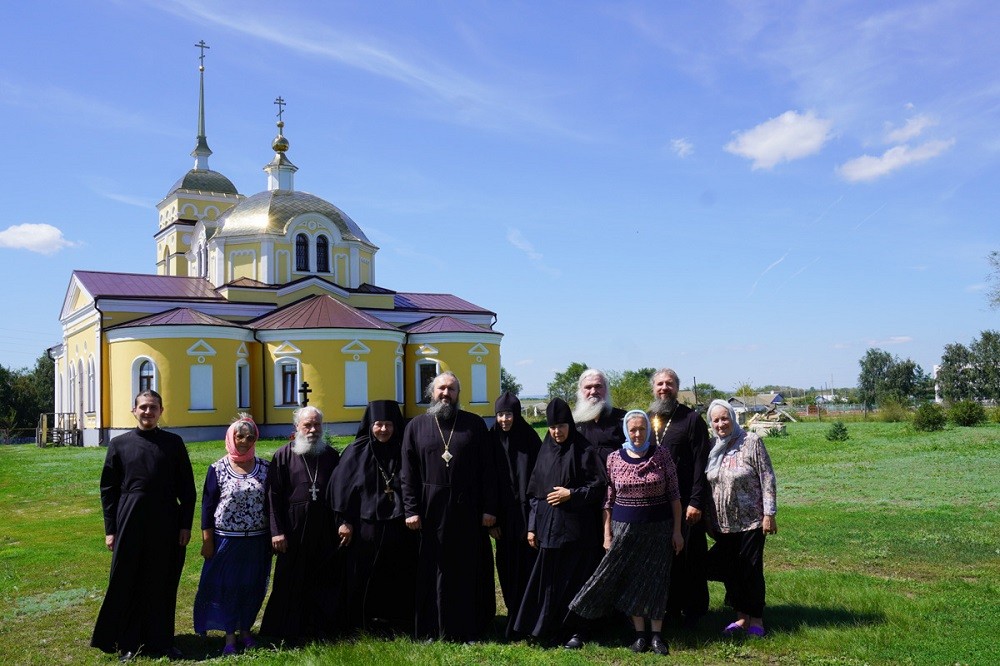 Епископ Балаковский Варфоломей посетил подворье Никольского женского монастыря в селе Липовка 