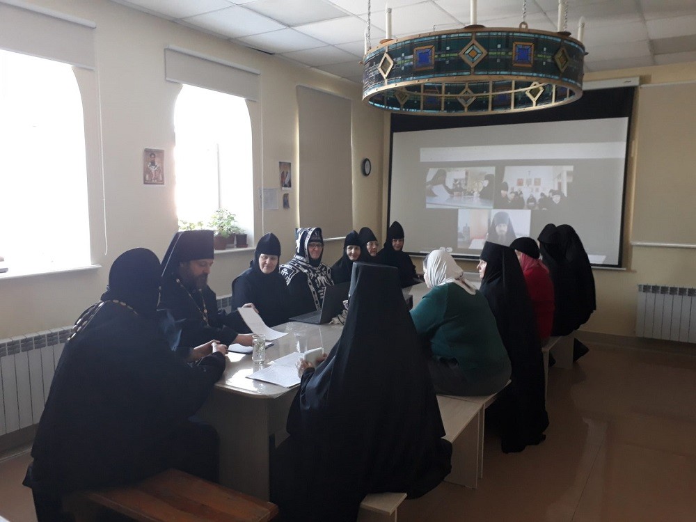 В Барнаульском Знаменском монастыре состоялась монашеская секция в рамках регионального этапа Рождественских чтений
