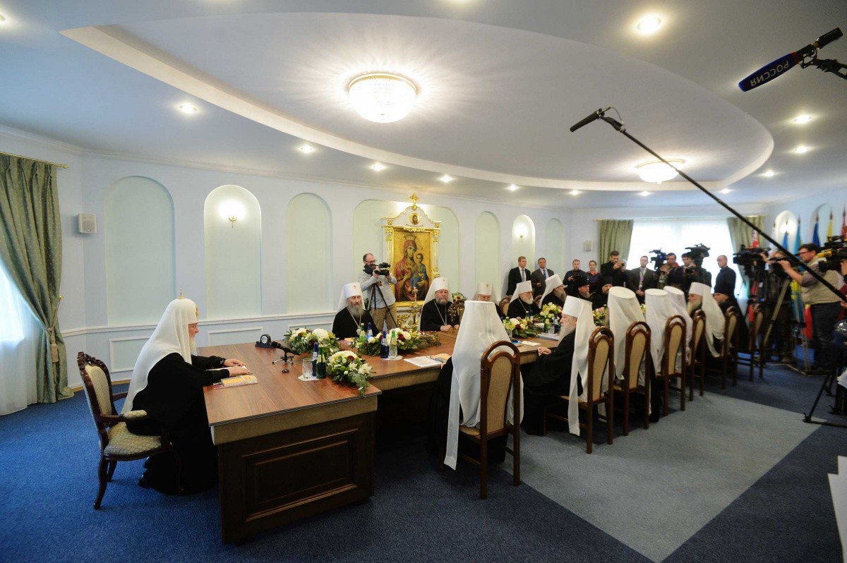 На очередном заседании Священного Синода Русской Православной Церкви в Минске принят ряд постановлений об организации жизни монастырей и монашества