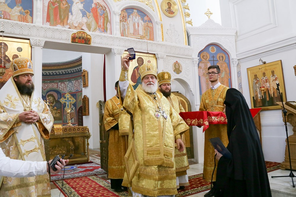 Патриарший Экзарх всея Беларуси митрополит Павел посетил Спасо-Евфросиниевский монастырь г. Полоцка по случаю 60-летия его настоятельницы