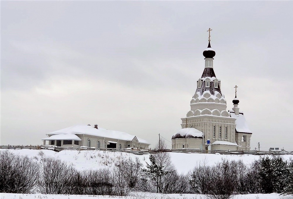 Митрополит Екатеринбургский Евгений освятил новый корпус подворья Среднеуральского монастыря 