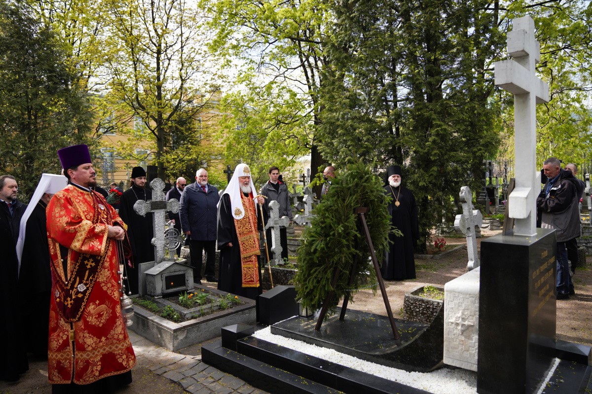 Святейший Патриарх Кирилл посетил Александро-Невскую лавру