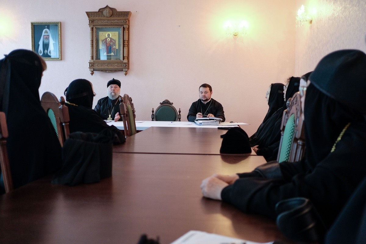 Состоялось собрание монашествующих Александровской епархии