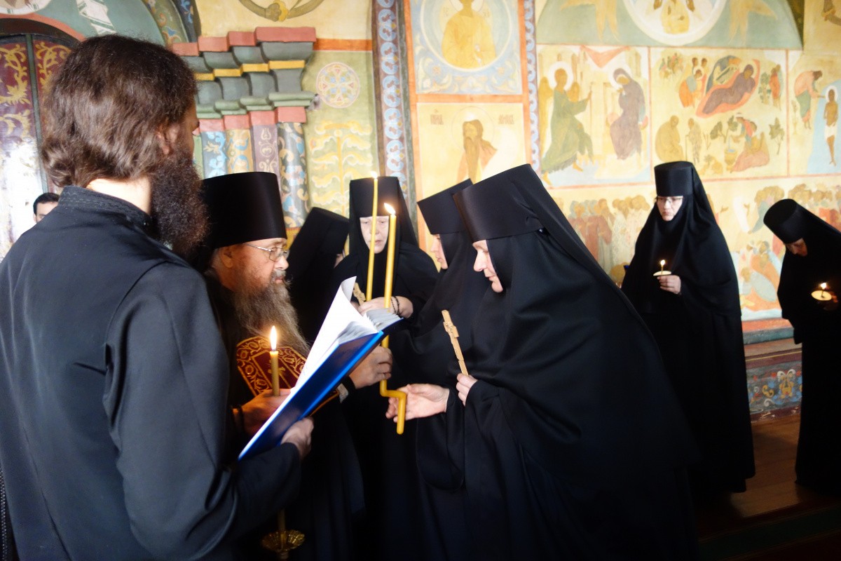Наместник Даниловой обители совершил в Богородице-Рождественском монастыре монашеские постриги