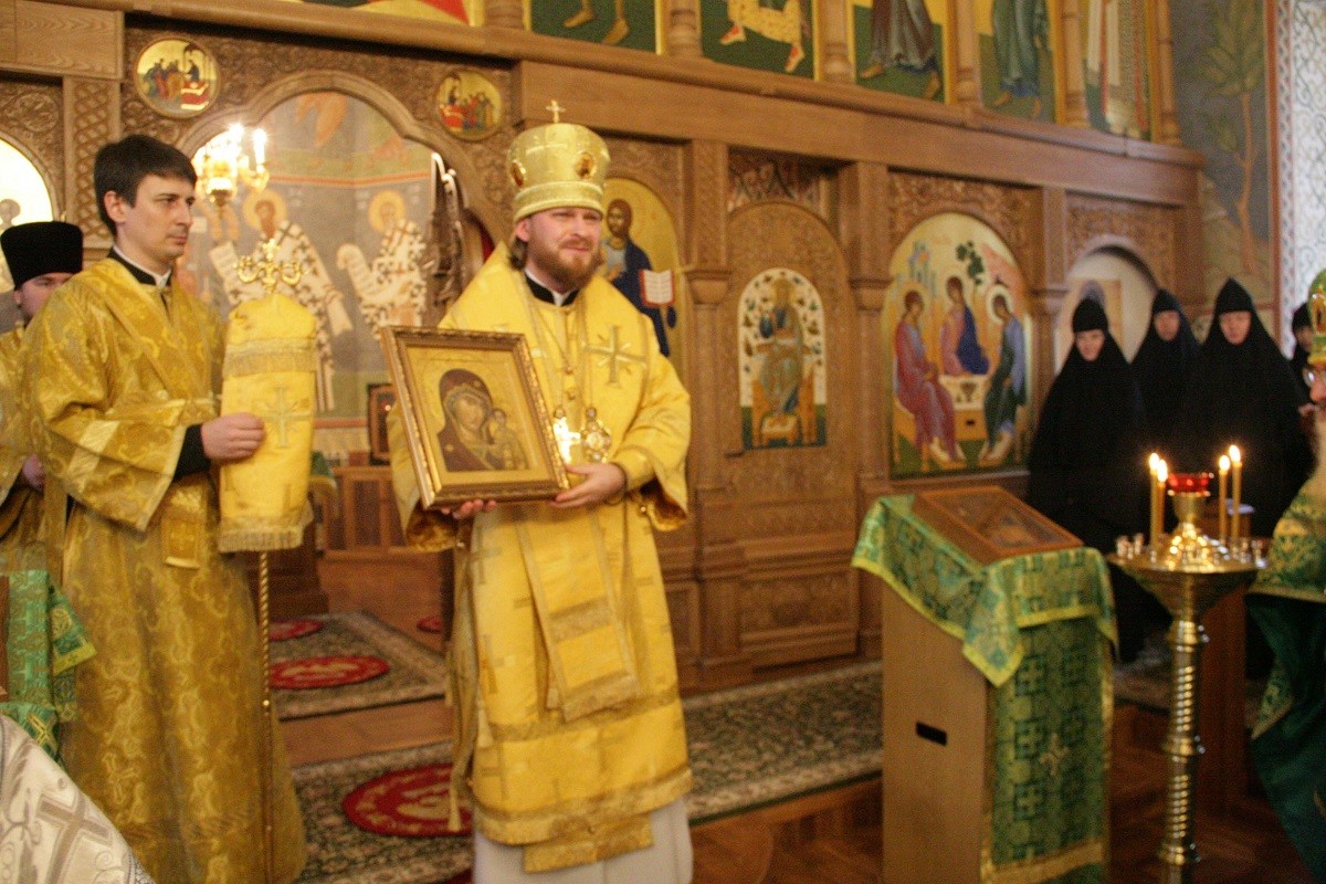Епископ Аргентинский и Южноамериканский Леонид совершил Литургию в Шамордино