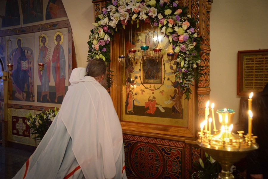 В Богородице-Алексиевском монастыре Томска отметил престольный праздник Казанского храма обители