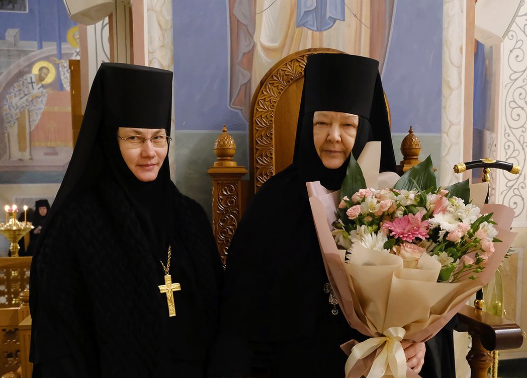 Настоятельницу Покровского Хотькова монастыря игумению Олимпиаду (Баранову) поздравили с 28-летием возведения в сан игумении