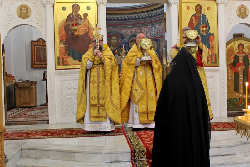 В Полоцком Спасо-Евфросиниевском монастыре отметили день памяти свв. первоверховных апостолов Петра и Павла