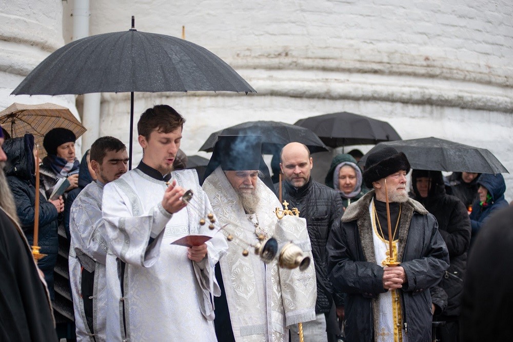 В Феодоровском монастыре Переславля-Залесского молитвенно почтили память игумении Варвары (Чекотковой)