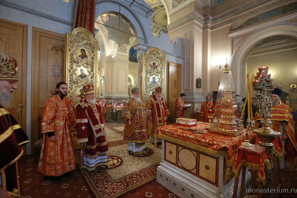Митрополит Арсений возглавил престольный праздник в Иоанно-Предтеченском монастыре