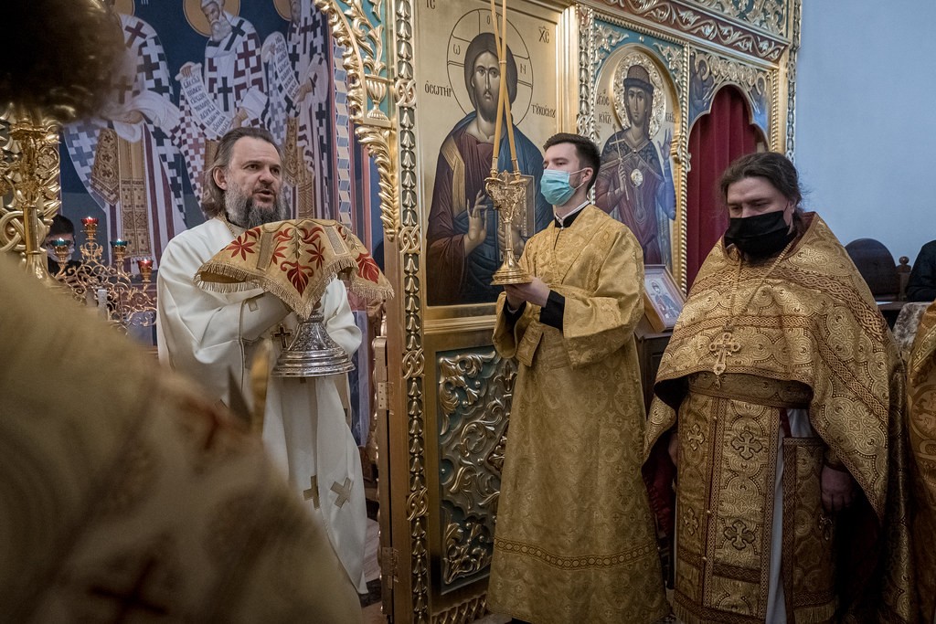 На Покровском подворье Малицкого монастыря совершена первая архиерейская Литургия