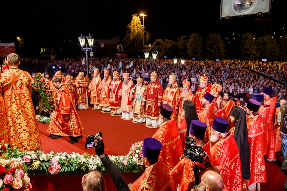 В годовщину расстрела Царской семьи в Екатеринбурге и в монастыре на Ганиной Яме прошли памятные богослужения
