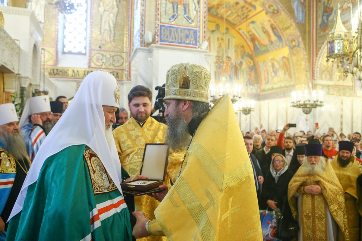 Патриарх Кирилл вручил орден пресс-секретарю Синодального отдела по монастырям и монашеству в день его тезоименитства