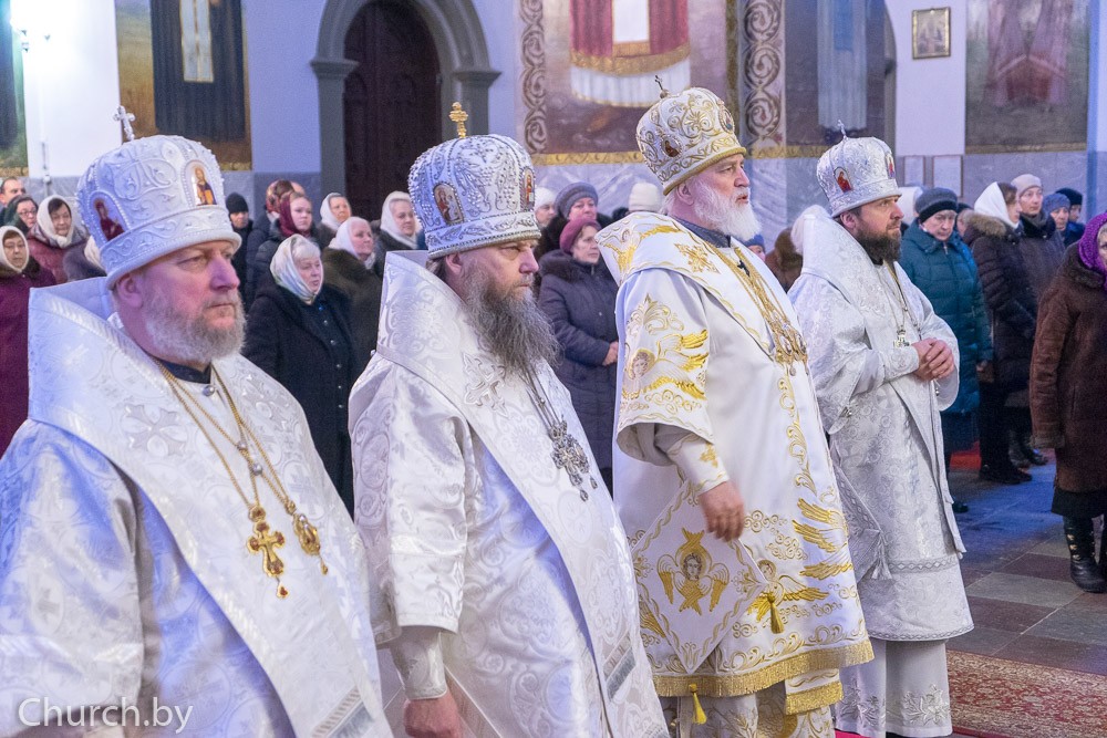 Патриарший экзарх всея Беларуси возглавил Литургию в Успенском Жировичском монастыре