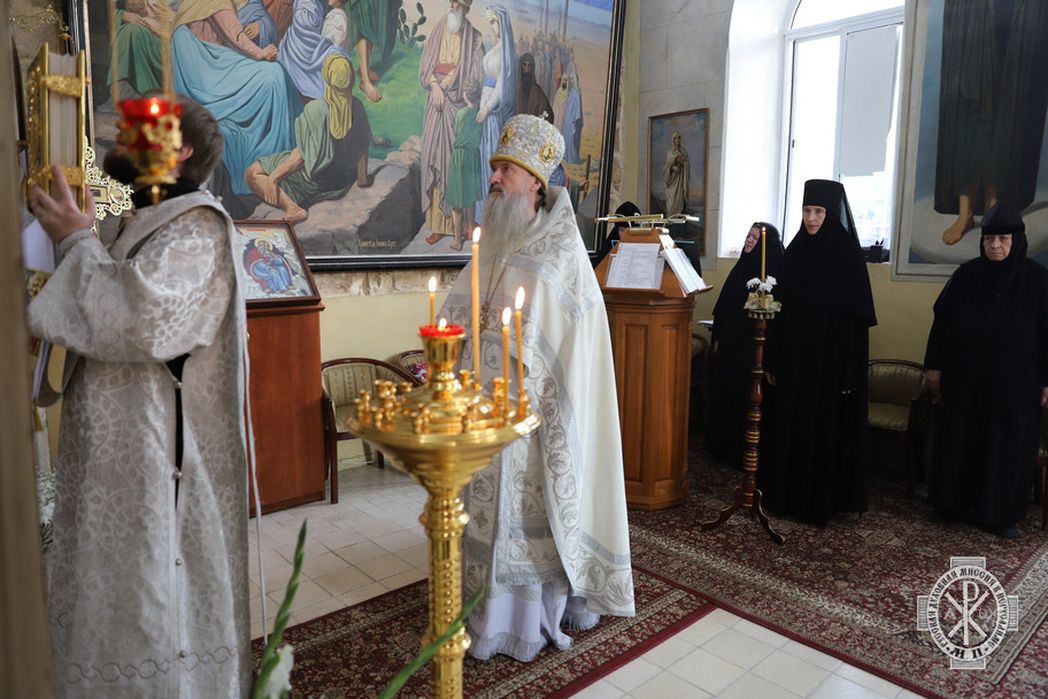 Начальник Русской духовной миссии в Иерусалиме совершил Литургию на подворье в честь св. апостола Закхея в Иерихоне