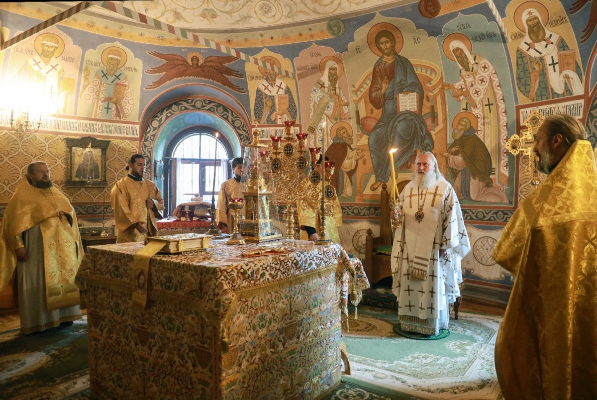 Председатель Синодального отдела по монастырям и монашеству совершил Литургию в Стефано-Махрищском ставропигиальном монастыре