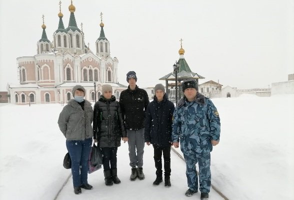 Подростки, находящиеся на учете в УИИ УФСИН России по Курганской области, посетили Далматовский мужской монастырь 