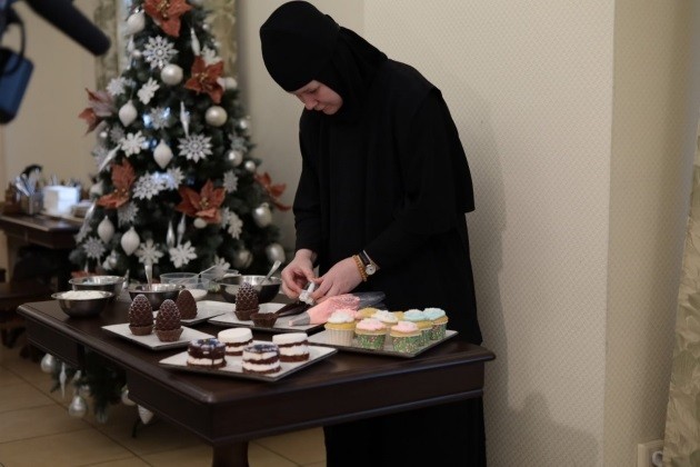 В Александро-Невском Ново-Тихвинском монастыре Екатеринбурга показали, как подготовиться к Рождеству