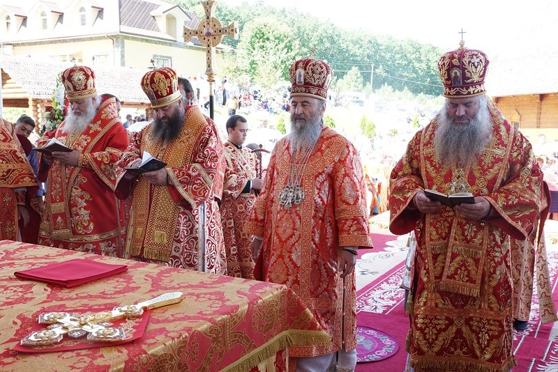 Блаженнейший митрополит Онуфрий отслужил литургию в оздоровительном центре при Банченском монастыре Черновицкой епархии