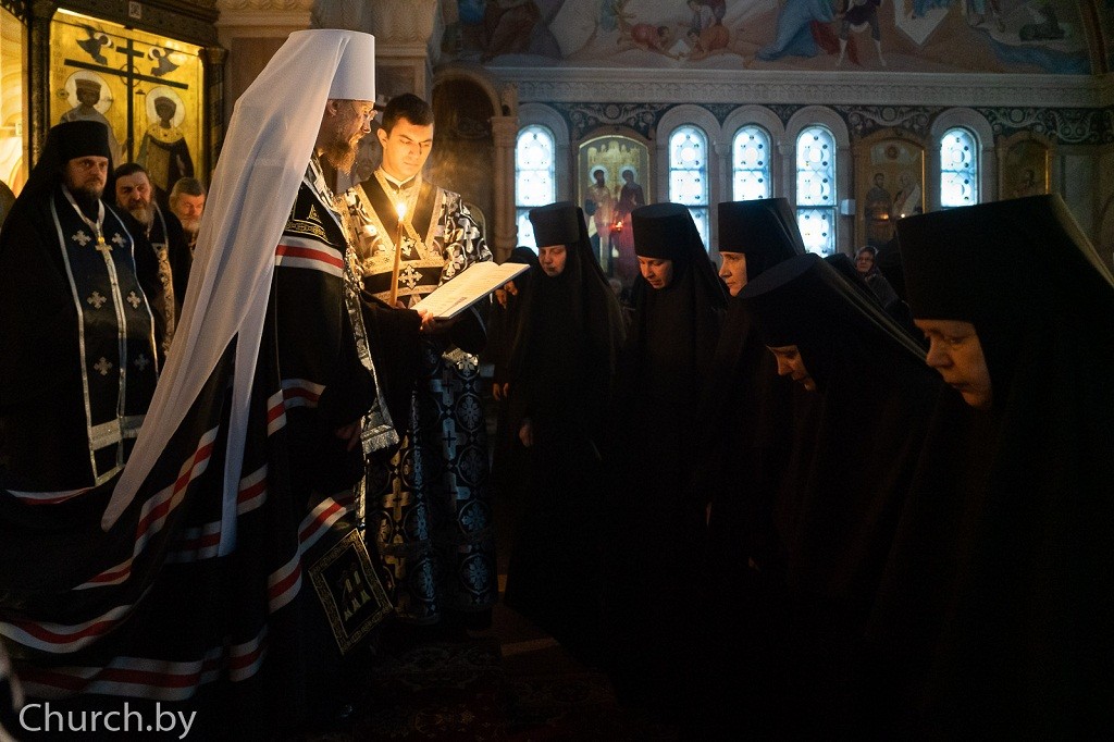 Патриарший экзарх всея Беларуси совершил Литургию Преждеосвященных Даров в Елисаветинском монастыре