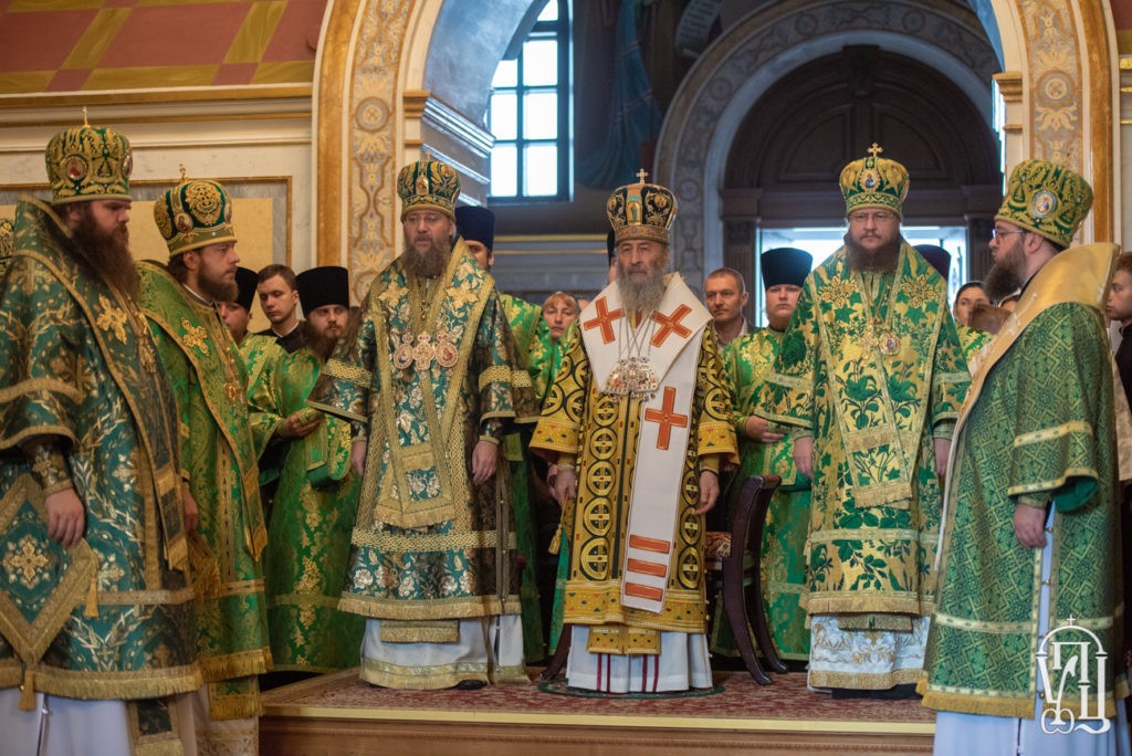 Блаженнейший митрополит Онуфрий возглавил Литургию в Киево-Печерской лавре в день Святого Духа