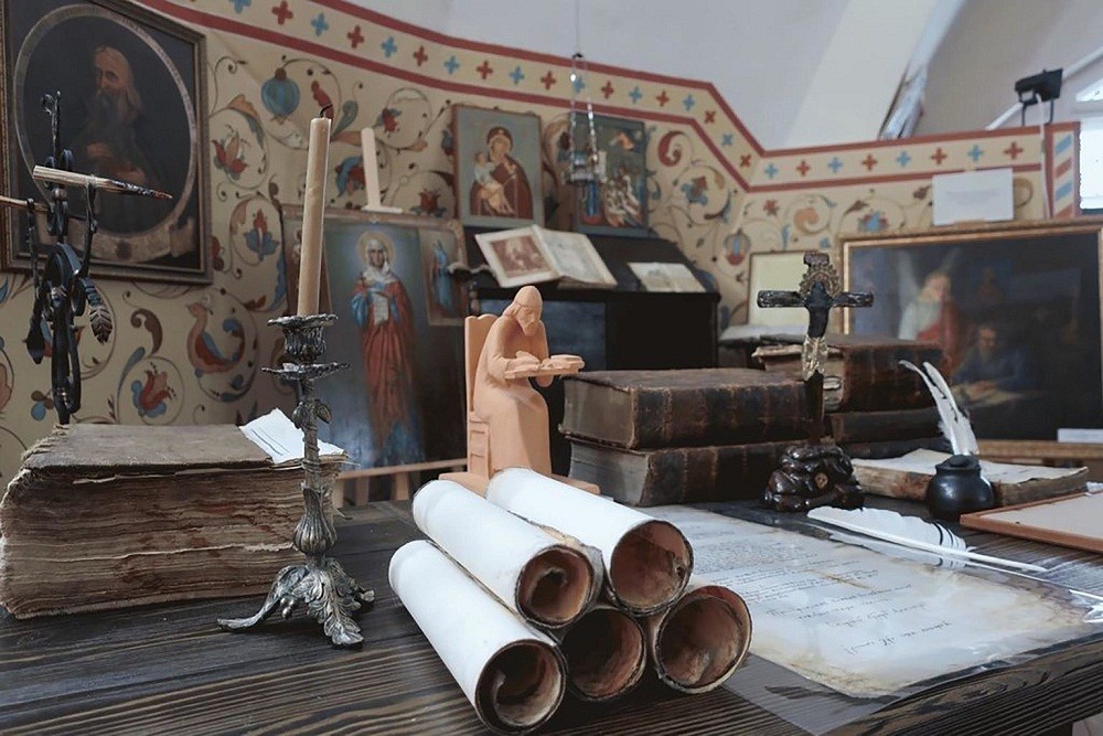Елисаветинская Библия из музея Спасо-Яковлевского монастыря в Ростове Великом передана на реставрацию 