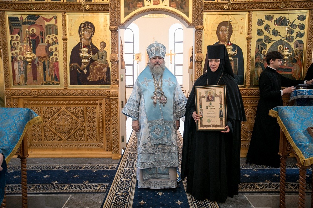 Митрополит Павел освятил главный храм женского монастыря иконы Пресвятой Богородицы «Умиление» в Сургуте
