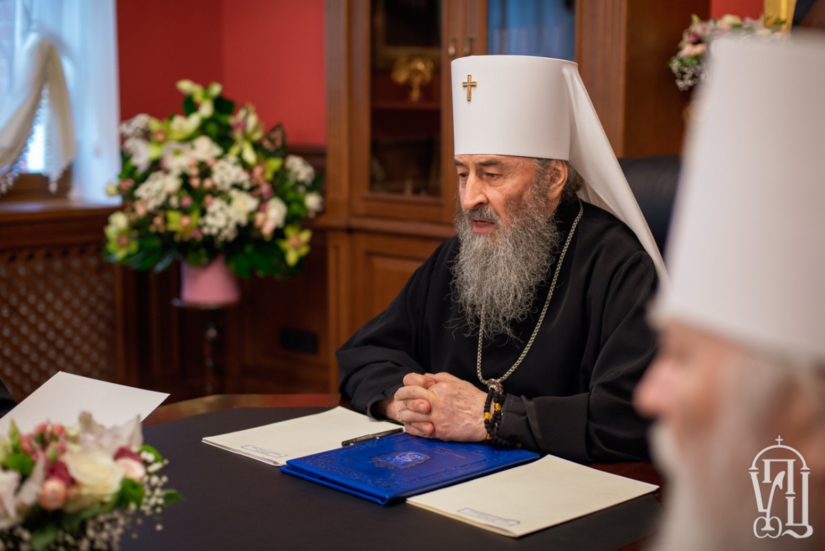 Синод Украинской Православной Церкви принял обращение к архипастырям, пастырям, монашествующим и верующим