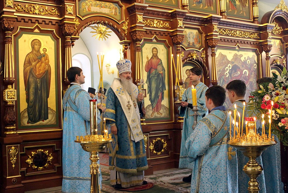 Митрополит Марк отслужил Литургию в Христорождественском монастыре г. Слободского