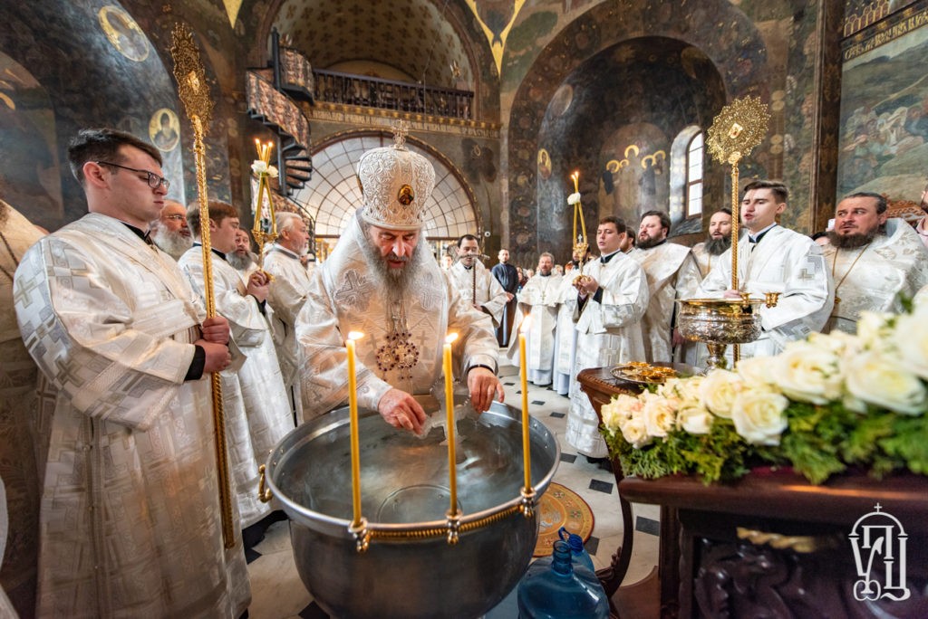 В навечерие Богоявления Блаженнейший митрополит Онуфрий возглавил праздничное богослужение в Киево-Печерской лавре