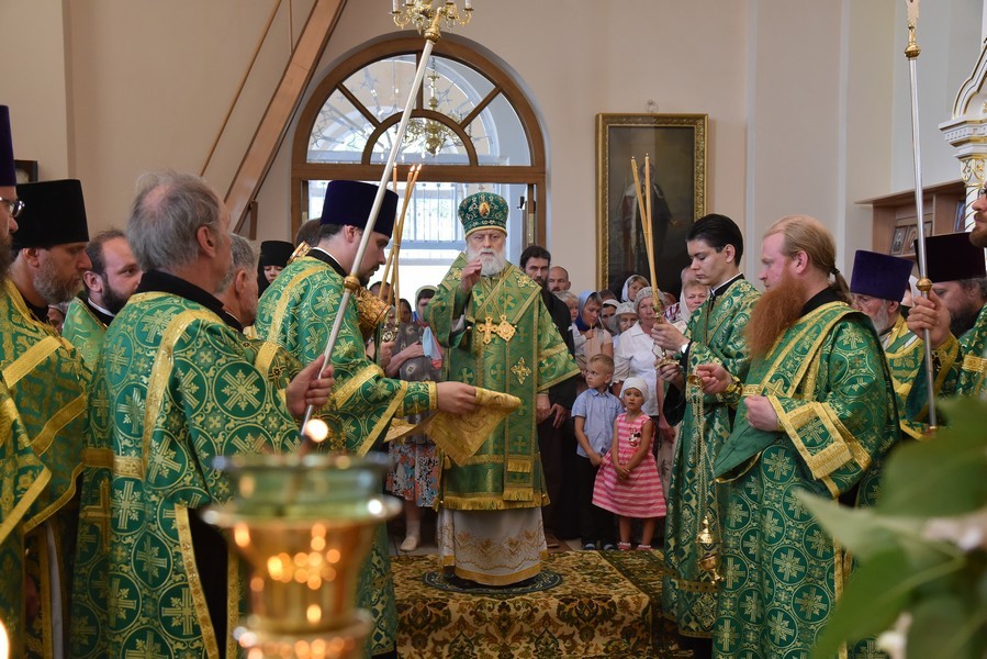 Митрополит Евгений совершил литургию в Ильинском скиту Пюхтицкого монастыря в Васкнарве в день его престольного праздника