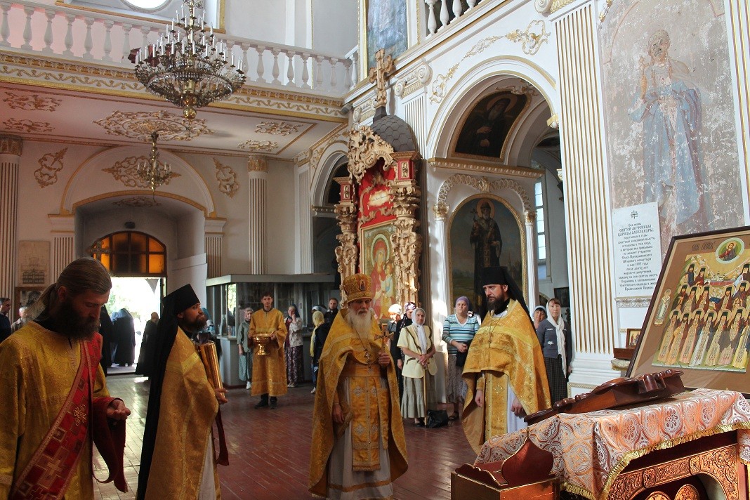 В Мгарском Спасо-Преображенском монастыре почтили память покровителя обители – святителя Иоасафа Белгородского