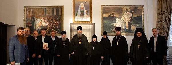 Митрополит Корнилий встретился в Архангельске с представителями Иоанновской семьи