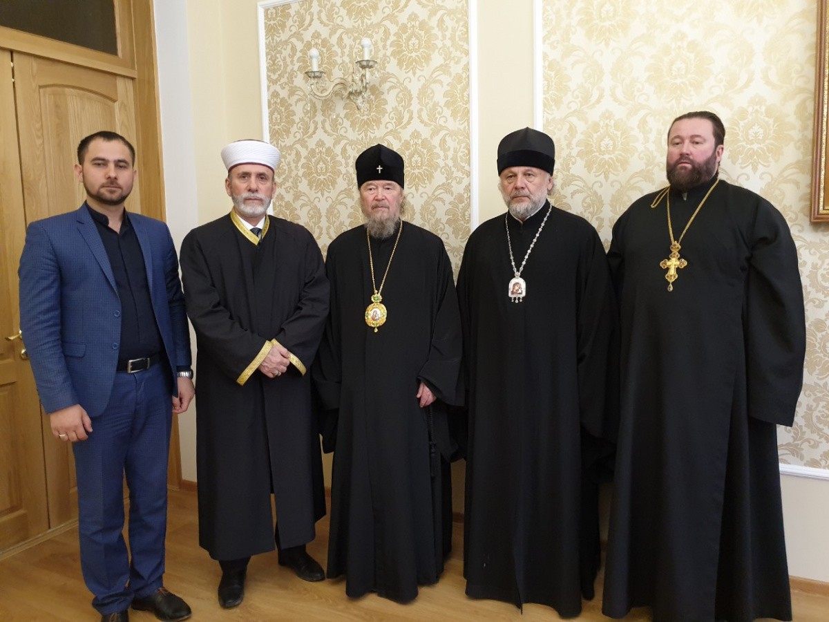 Духовное управление мусульман Крыма пожертвовало на строительство монастыря прп. Лазаря Муромского
