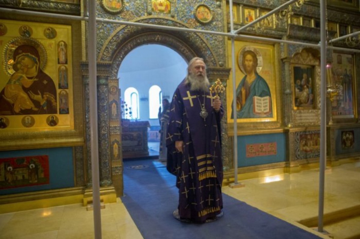 Архиепископ Феогност отслужил Литургию в Зачатьевском монастыре и провел собеседование с кандидатами на постриг
